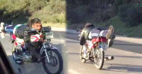 Trafikte Akrobasi Yaptı, O Anları Kaydedenlere Gülümseyerek "Pes" Dedirtti