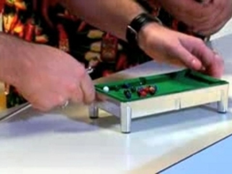 madillo.tv: Taschenbillard mit Larry