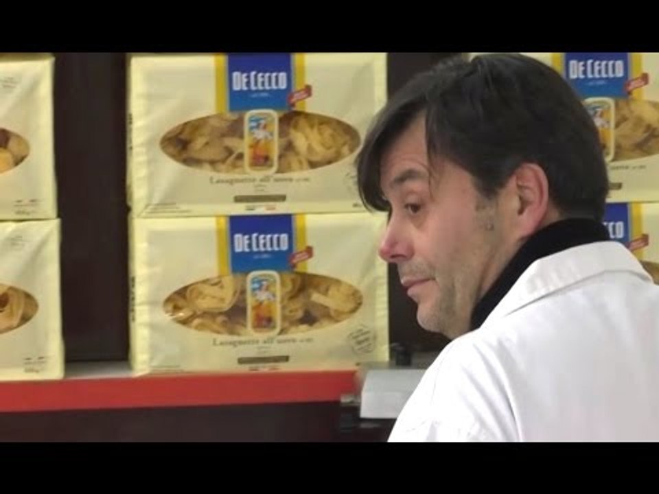 Napoli - Spesa solidale dal "salumiere-coraggio" (23.01.17)
