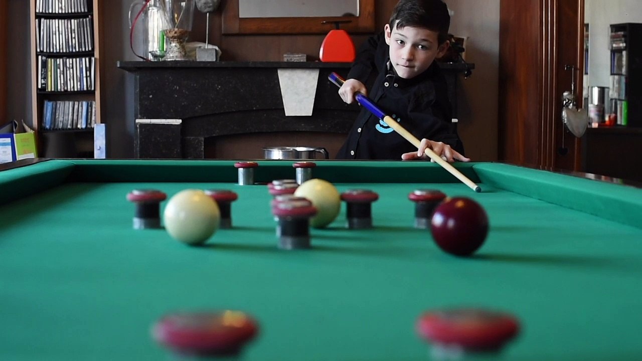 A 8 ans il est champion de Belgique de billard