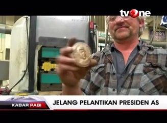 Tamu Pesta Dansa Pelantikan Donald Trump Dapat Medali