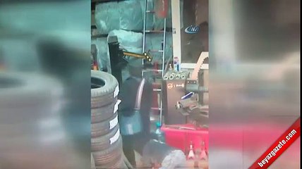 Tamirci genç kadını baldırından böyle ısırdı!