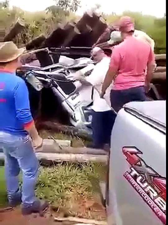 Assistente Com Caminhão Motorista Sai Ilesoo