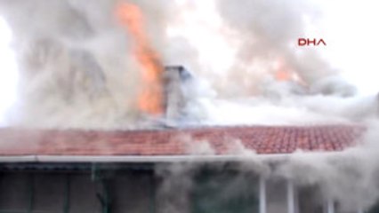 Bursa Inegöl'de Korkutan Çatı Yangını