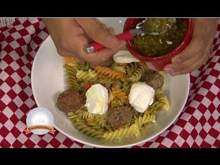 Prepara este delicioso 'coctel rojo y verde burbujeante'