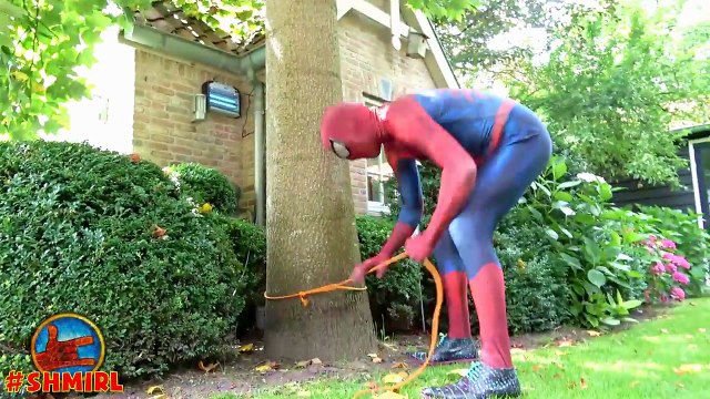 Frozen Elsas POOL SURPRISE! w/ Spiderman Pranks Frozen Elsa Swimming Pool! Funny Superhero Video 4K