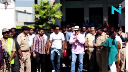After Vin, Jackie Chan receives a traditional welcome at Mumbai Airport