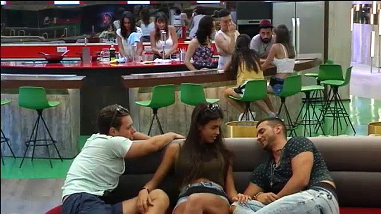 Sofía..me encantano las miraditas