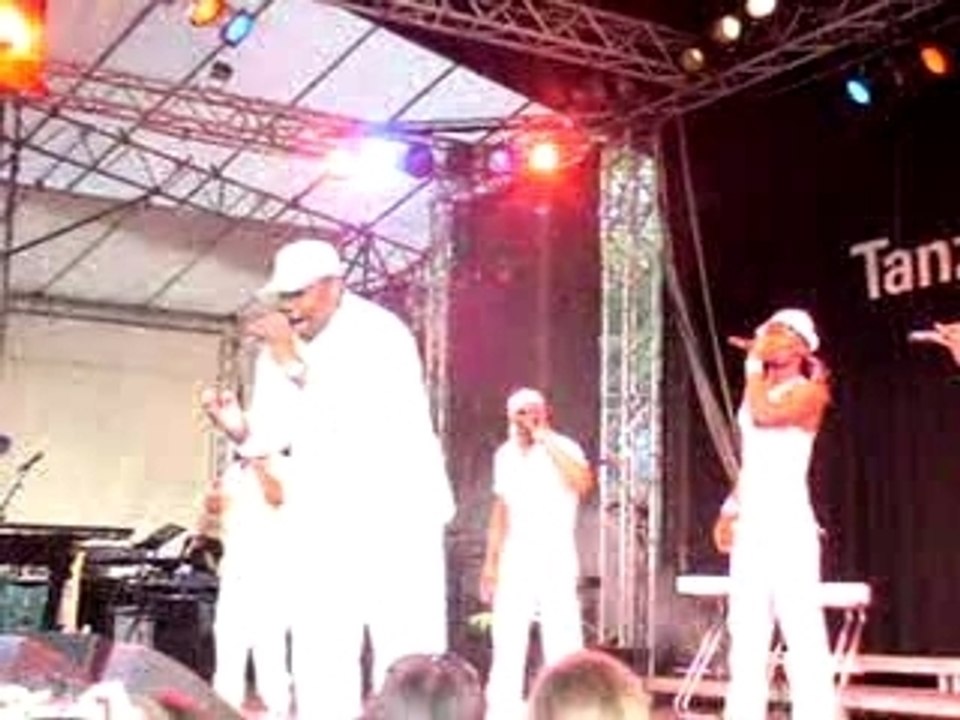 Naturally 7 - Broken Wings - Tanzbrunnen Cologne