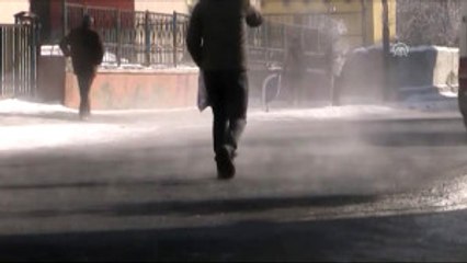 Ardahan'da Eriyen Buzlar "Sis Bulutu" Oluşturdu