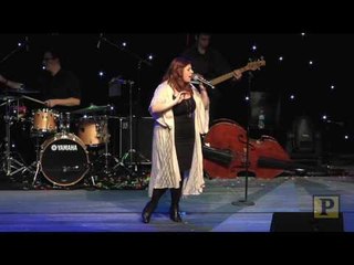 A Look Back: Lena Hall Takes on "Hedwig," Jenn Colella Rocks AC/DC at BroadwayCon 2016