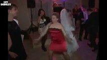 Düğün Oynarken Kendinden Geçen Kadın
