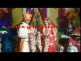 new funny marriage video 2017 Indian Pakistani bride funny entry groom pants fall viral whatsapp