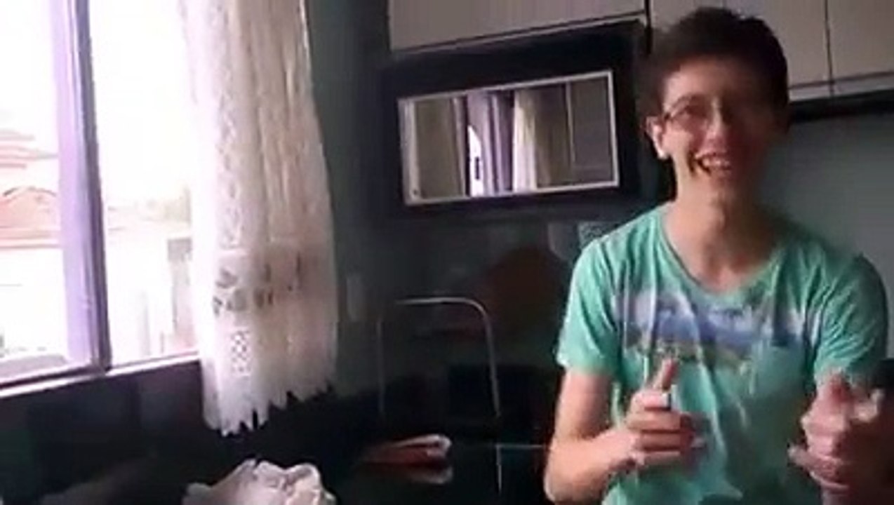 DMPBR-cara ensina a fazer pipoca de micro ondas