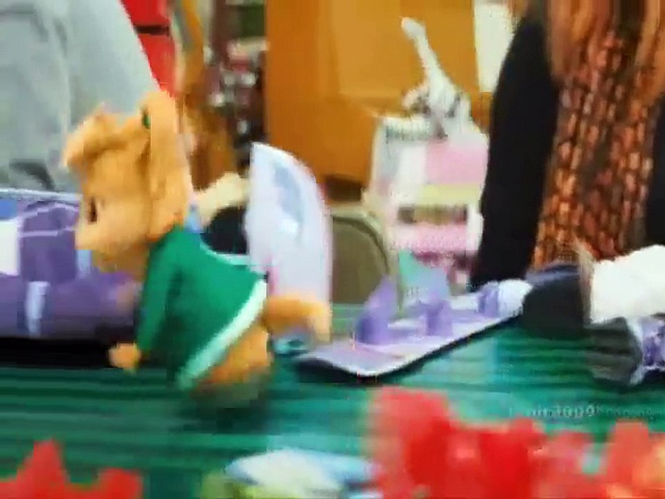 (18)Balam Pichkari - Yeh Jawaani Hai Deewani Chipmunk Version - YouTube