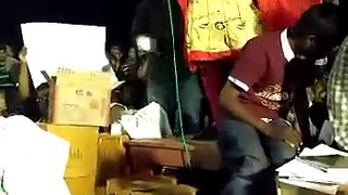 Tamil Girl Speaks about Jallikattu protesting