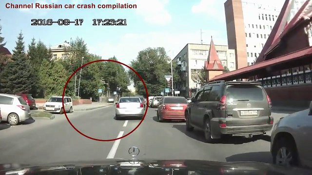 Les accidents de la voiture chez les femmes ✦ Les femmes qui conduisent échouent ✦ la partie 10