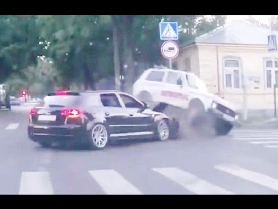 Russian Car crash compilation September week 1