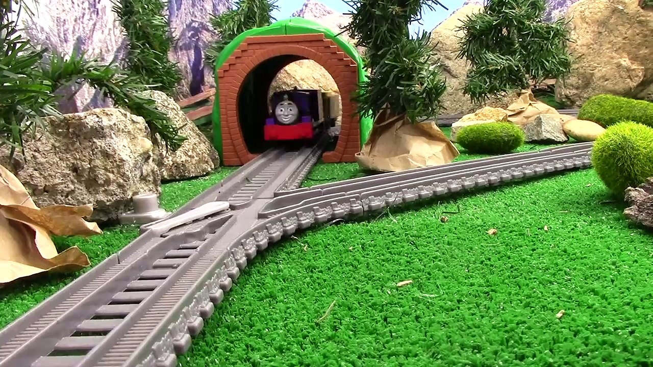 Thomas and Friends Accidents will Happen Toy Trains Thomas the Tank Engine Stephen The Rocket Gordon