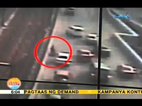 UB: Umano'y notoryus na snacther, na-hulicam habang hinahabol ng ilang lalaki sa EDSA-Magallanes