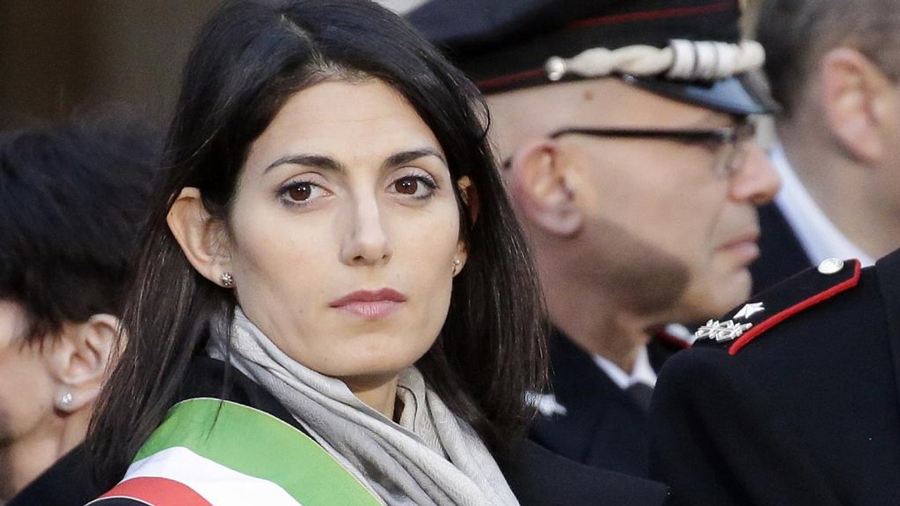 Amtsmissbrauch und Falschaussage: Ermittlungen gegen Roms Bürgermeisterin Raggi