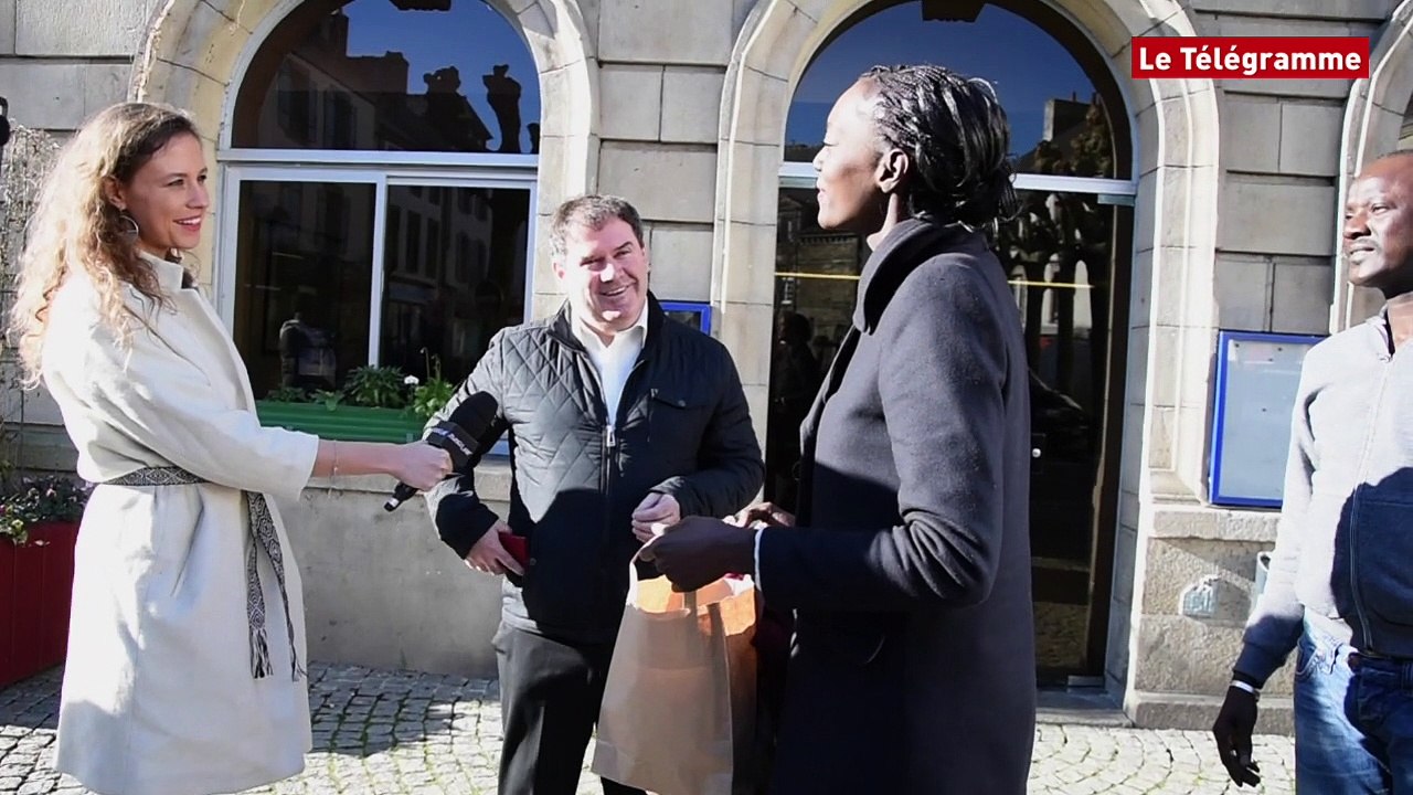 Carhaix. Rama Yade accueillie par Christian Troadec