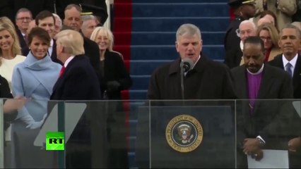 L'échange de regard étrange entre Donald et Melania Trump