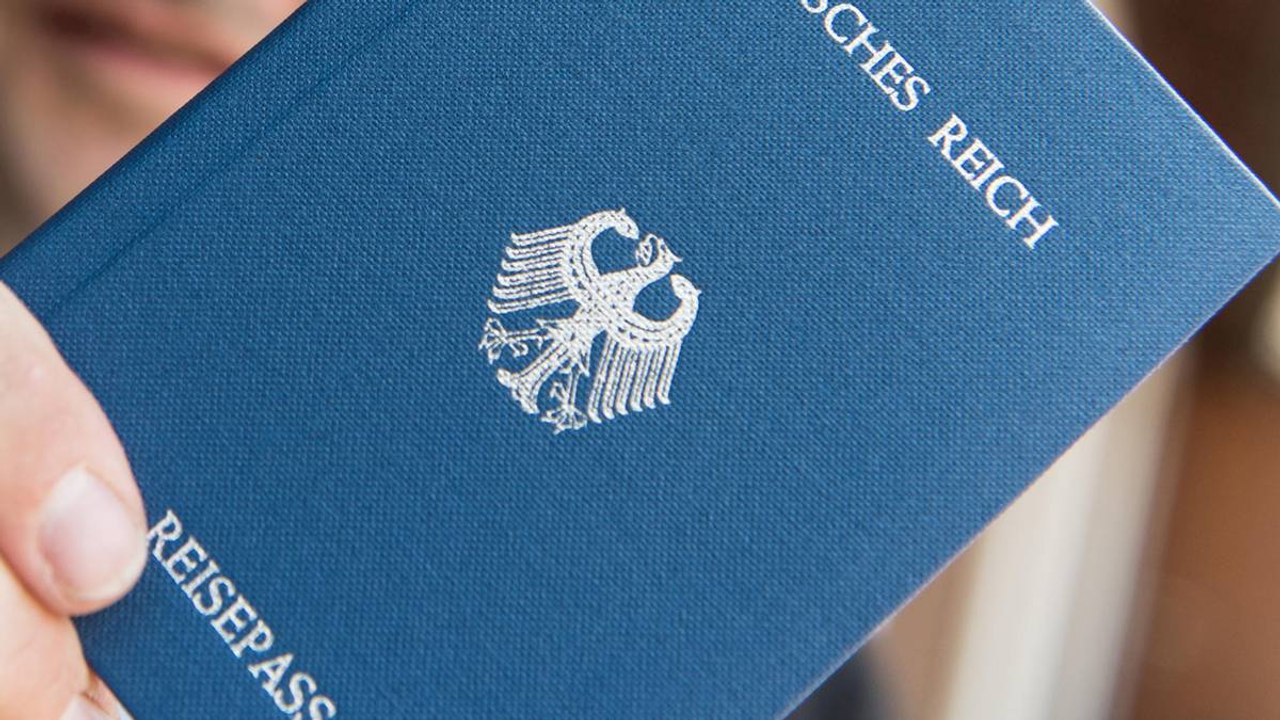 News des Tages: Razzien: Reichsbürger sollen terroristische Vereinigung gebildet haben