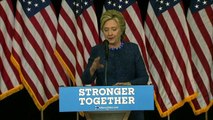 Clinton critica anuncio de pesquisa del FBI y Trump lo aprovecha