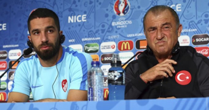 Arda Turan, Milli Takım'a Alınmamaya Devam Ederse Premier Lig'e Gidemeyecek