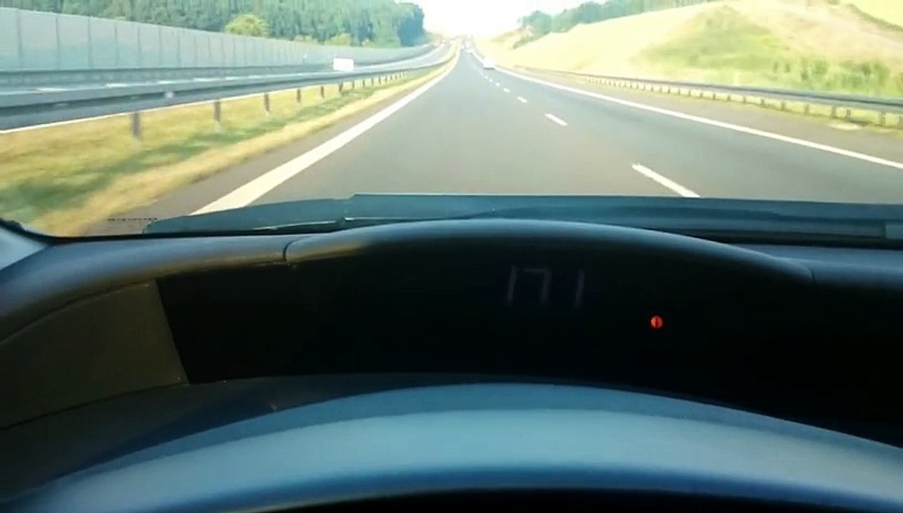 UMILINTA maxima ! Sa fii intrecut la viteza de 200