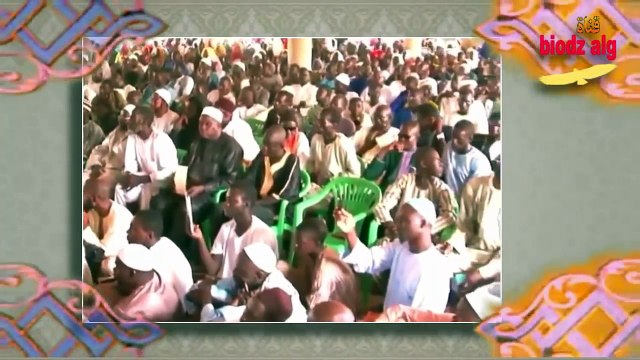 مقطع مؤثر لطفل افريقي يقرأ القرآن بصوت جميل و الدموع تنهمر من عينيه ! اللهم اجعلنا من اهل القرآن