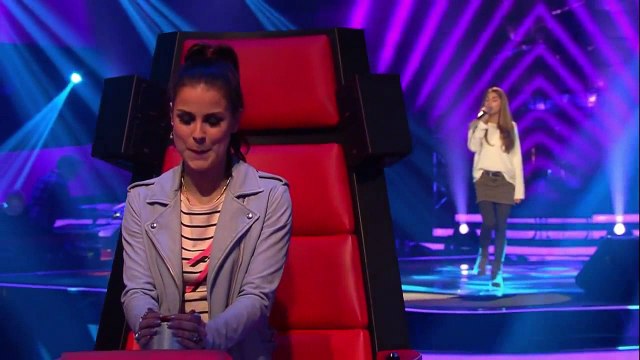 Laura Pausini- Vivimi (Luna) TVOGK2015 Blind Auditions 2 SAT.1