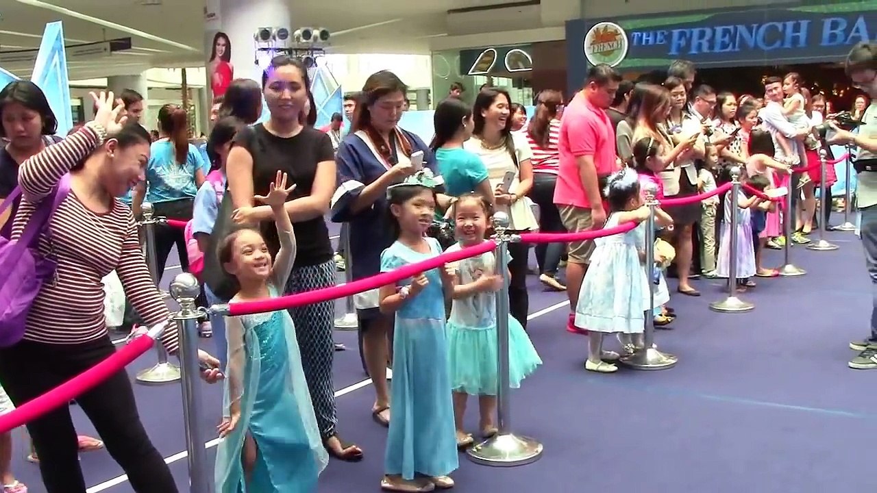 DISNEY FROZEN Meet and Greet Anna and Elsa at SM MOA by Toy Kingdom-lV-wJ9nCFbg