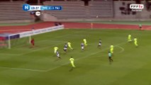 Koné pousse le ballon en corner