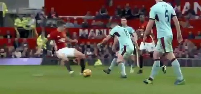 Ander Herrera red card - Manchester United vs Burnley football skills