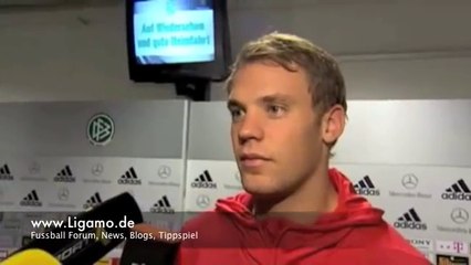 Reporter asking Manuel Neuer stupid question