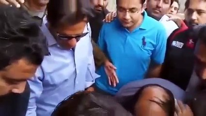 Imran Khan Serving Food to His Supporters at Bani Gala