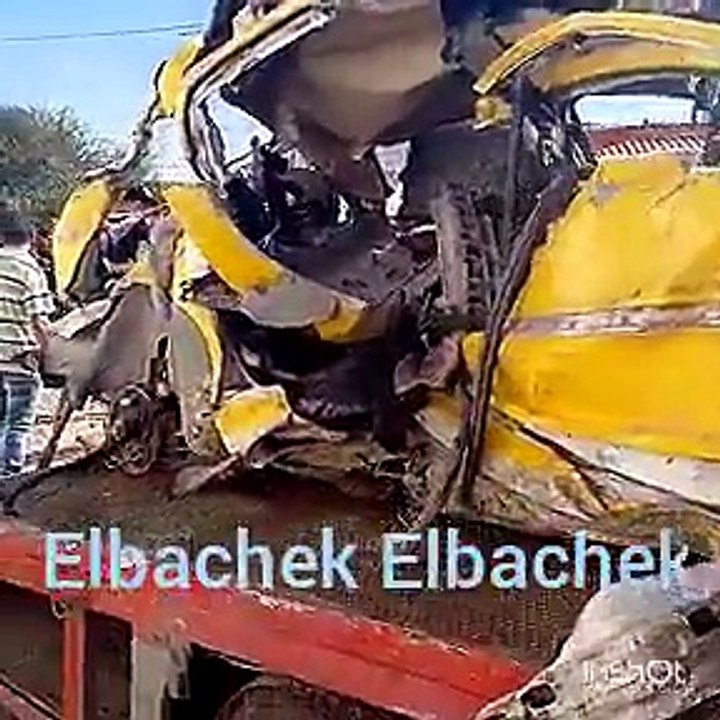 كارثة في جندوبة  حادث مريع بين قطار و سيارة تاكسي يخلف 5 ضحايا ! الله يسترنا ويلطف بينا