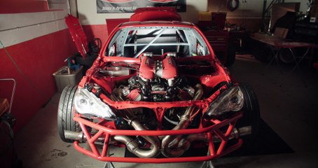 Un moteur ferrari dans une vielle Toyota.. ça envoie !!