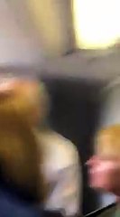 Evacuation d'un avion en feu