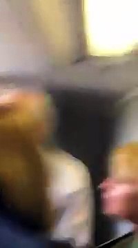 Evacuation d'un avion en feu