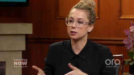 Iliza explains girl logic to Larry King
