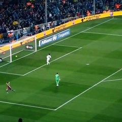 Leo Messi assist for Villa vs. Real Madrid