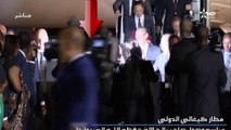 مصور صحفي متهور كاد يسقط  أرضا أمام أنظار الملك لولا التدخل السريع للحرس الشخصي