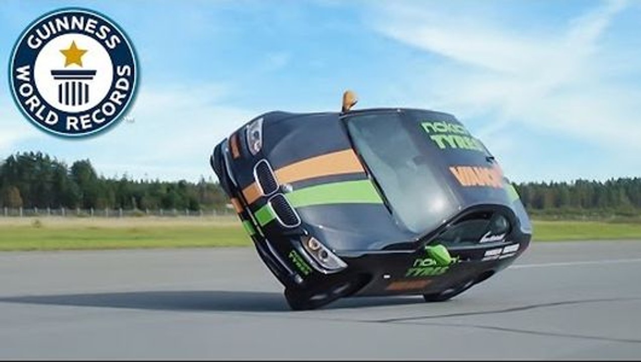 Un homme atteint 186 km/h sur deux roues avec une BMW.