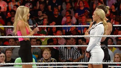 WWE - Never break up a Girl fight