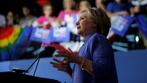 USA : Clinton perd du terrain, les démocrates remontés contre le patron du FBI