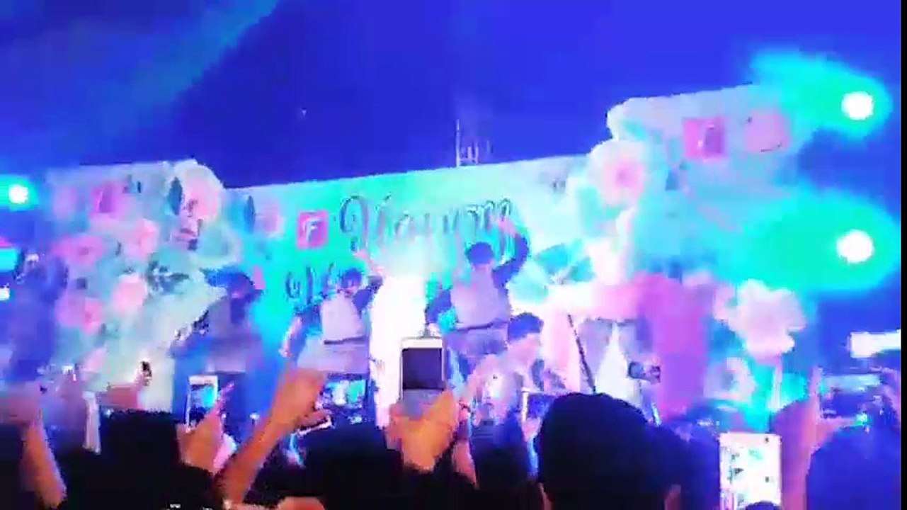 Sau chung kết The Voice Kid ,Noo phước Thịnh hát ''Cause i love you'' giữa rừng fan hâm mộ