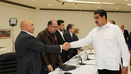 Descargar video: Venezuela: Maduro incontra l'opposizione con la mediazione del Vaticano